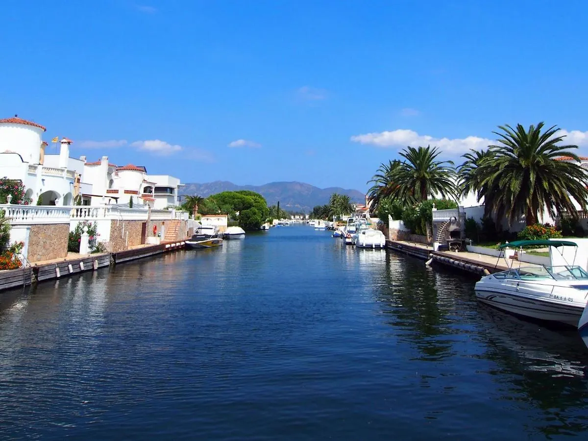 Holiday Home Alberes By Interhome Empuriabrava
